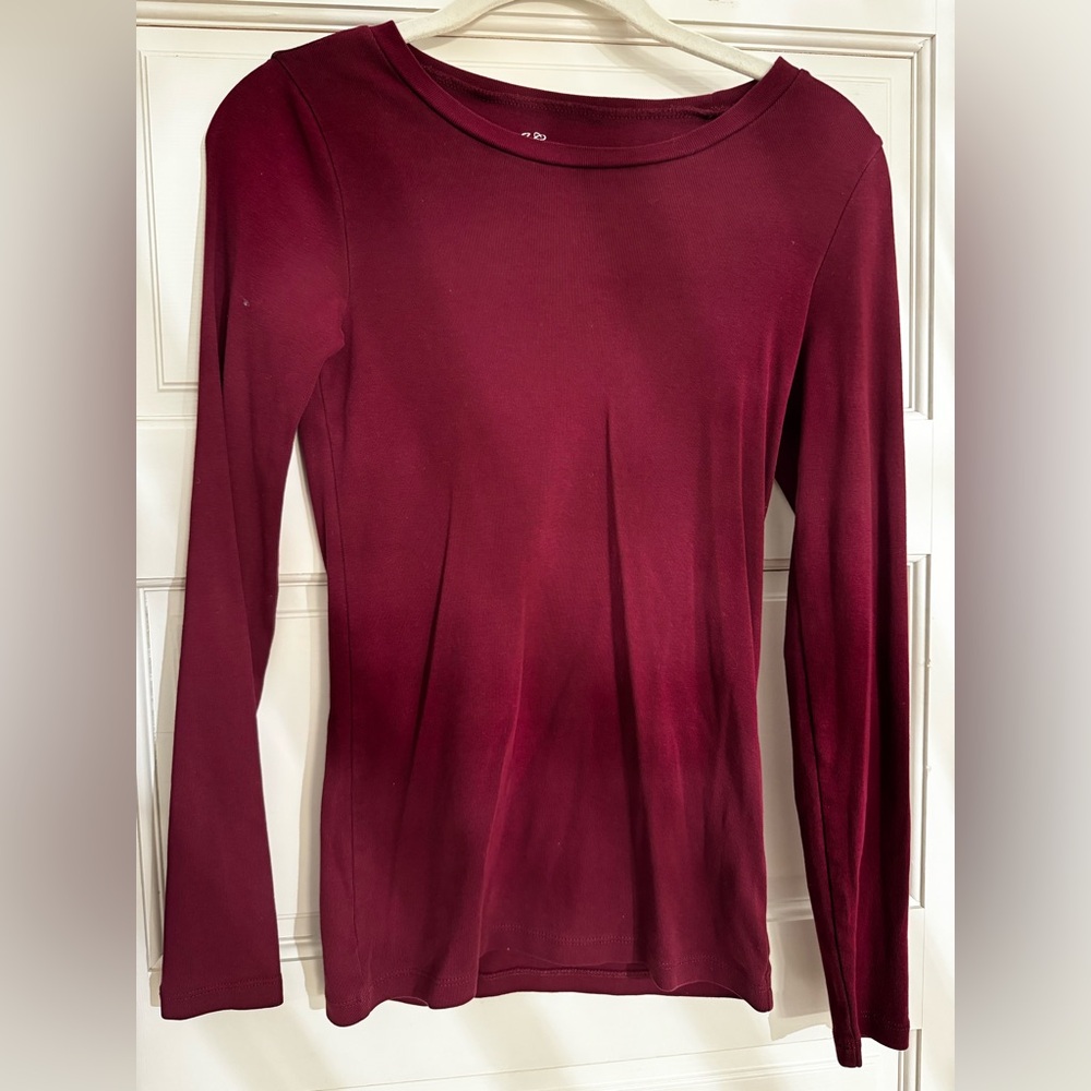 J. Crew maroon tee sz small